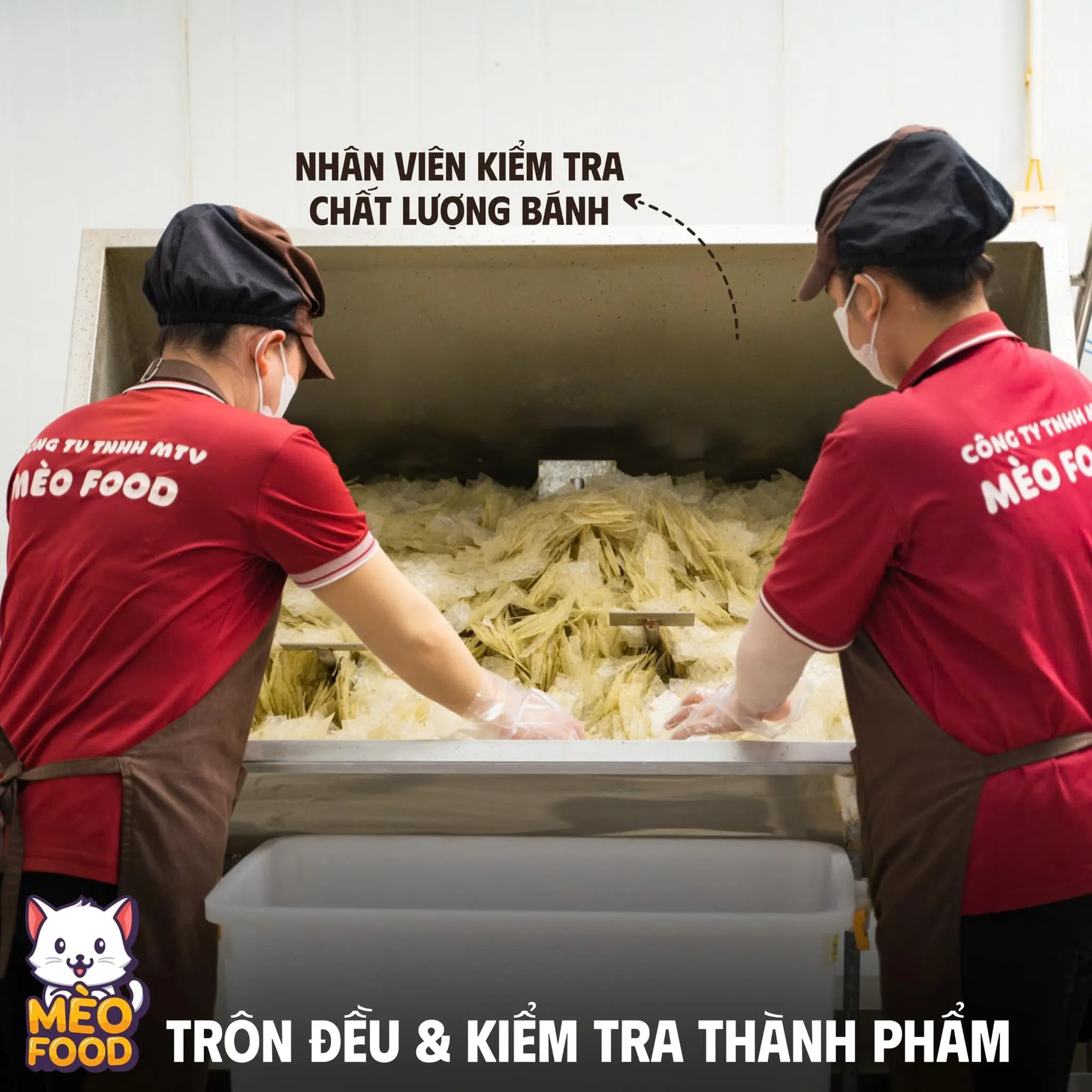 Các công đoạn trộn bánh tráng trong xưởng